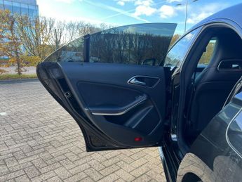Mercedes-Benz CLA Class 2.1 CLA200d AMG Sport Coupe 4dr Diesel 7G-DCT Euro 6 (s/s) (136 