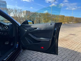 Mercedes-Benz CLA Class 2.1 CLA200d AMG Sport Coupe 4dr Diesel 7G-DCT Euro 6 (s/s) (136 