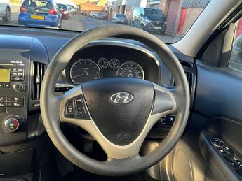 Hyundai i30 1.4 Comfort Hatchback 5dr Petrol Manual Euro 4 (108 bhp)