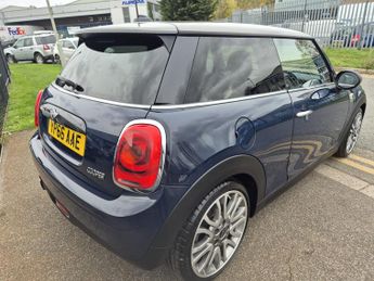 Mini Hatch 1.5 Cooper Seven Hatchback 5dr Petrol Auto Euro 6 (s/s) (136 ps)
