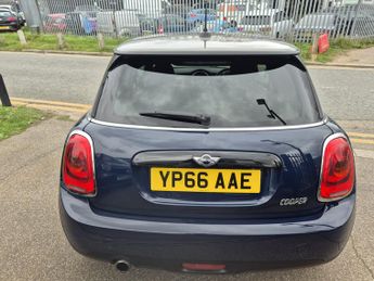 Mini Hatch 1.5 Cooper Seven Hatchback 5dr Petrol Auto Euro 6 (s/s) (136 ps)