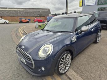 Mini Hatch 1.5 Cooper Seven Hatchback 3dr Petrol Auto Euro 6 (s/s) (136 ps)