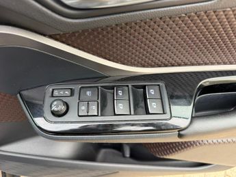 Toyota C-HR 1.8 VVT-h Excel SUV 5dr Petrol Hybrid CVT Euro 6 (s/s) (122 ps)