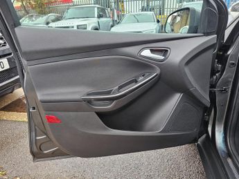 Ford Focus 1.0T EcoBoost Titanium Hatchback 5dr Petrol Auto Euro 6 (s/s) (1
