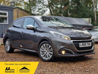 Peugeot 208 1.2 PureTech Signature Euro 6 (s/s) 5dr