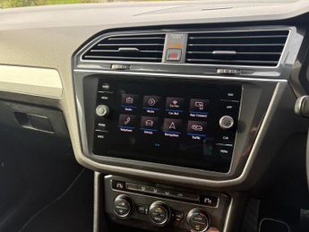 Volkswagen Tiguan 2.0 TDI Match SUV 5dr Diesel DSG 4Motion Euro 6 (s/s) (150 ps)