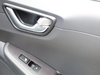 Hyundai Ioniq 1.6 h-GDi Premium SE DCT Euro 6 (s/s) 5dr