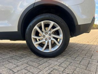 Land Rover Discovery Sport 2.0 TD4 SE Tech SUV 5dr Diesel Auto 4WD Euro 6 (s/s) (180 ps)
