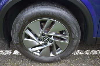 Nissan Qashqai 1.3 DIG-T MHEV Acenta Premium XTRON Euro 6 (s/s) 5dr