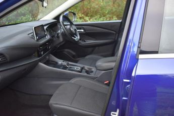 Nissan Qashqai 1.3 DIG-T MHEV Acenta Premium XTRON Euro 6 (s/s) 5dr