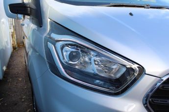 Ford Transit Custom 2.0 320 EcoBlue Limited Crew Van Double Cab 5dr Diesel Auto 6 SE