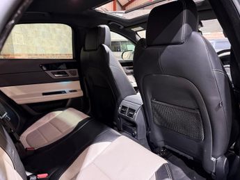 Jaguar XF 2.0d R-Sport Saloon 4dr Diesel Auto AWD Euro 6 (s/s) (240 ps)