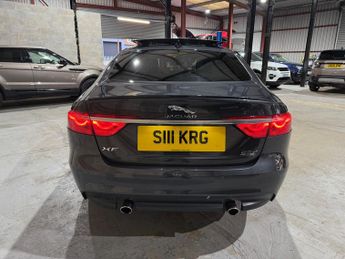 Jaguar XF 2.0d R-Sport Saloon 4dr Diesel Auto AWD Euro 6 (s/s) (240 ps)