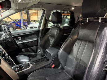 Land Rover Discovery Sport 2.0 TD4 HSE Black SUV 5dr Diesel Auto 4WD Euro 6 (s/s) (180 ps)