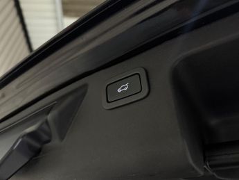 Land Rover Discovery Sport 2.0 TD4 HSE Black SUV 5dr Diesel Auto 4WD Euro 6 (s/s) (180 ps)