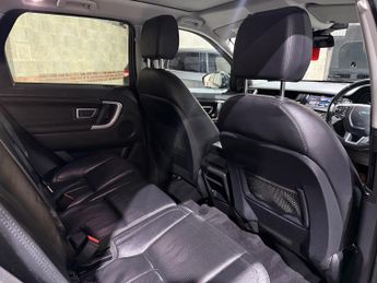 Land Rover Discovery Sport 2.0 TD4 HSE Black SUV 5dr Diesel Auto 4WD Euro 6 (s/s) (180 ps)