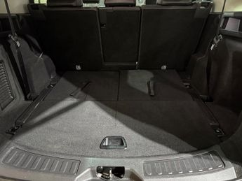 Land Rover Discovery Sport 2.0 TD4 HSE Black SUV 5dr Diesel Auto 4WD Euro 6 (s/s) (180 ps)