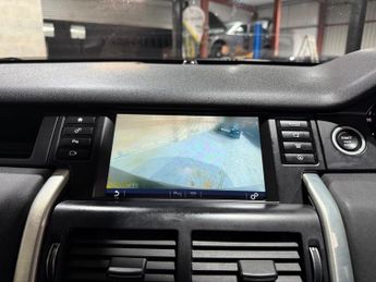 Land Rover Discovery Sport 2.0 TD4 HSE Black SUV 5dr Diesel Auto 4WD Euro 6 (s/s) (180 ps)