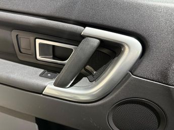 Land Rover Discovery Sport 2.0 TD4 HSE Black SUV 5dr Diesel Auto 4WD Euro 6 (s/s) (180 ps)