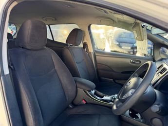 Nissan LEAF 24kWh Acenta Hatchback 5dr Electric Auto (107 bhp)