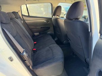 Nissan LEAF 24kWh Acenta Hatchback 5dr Electric Auto (107 bhp)