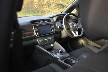 Nissan LEAF 39kWh Acenta Auto 5dr