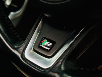 Jaguar XF 2.0d R-Sport Saloon 4dr Diesel Auto Euro 6 (s/s) (180 ps)