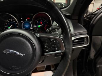 Jaguar F-Pace 2.0 D180 R-Sport SUV 5dr Diesel Auto AWD Euro 6 (s/s) (180 ps)