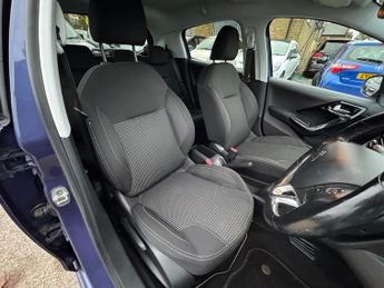 Peugeot 208 1.2 PureTech Allure Hatchback 5dr Petrol EAT Euro 6 (s/s) (110 p