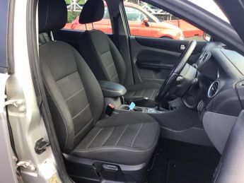 Ford Focus 1.6 TDCi Titanium Estate 5dr Diesel Manual (115 g/km, 108 bhp)