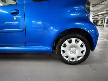 Toyota Aygo 1.0 VVT-i Blue Hatchback 3dr Petrol MultiMode Euro 4 (67 bhp)