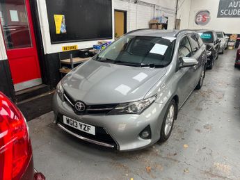 Toyota Auris 1.4 D-4D Sport Touring Sports 5dr Diesel Manual Euro 5 (s/s) (90