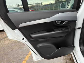 Volvo XC90 2.0 D5 PowerPulse Momentum Pro SUV 5dr Diesel Auto 4WD Euro 6 (s