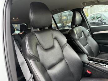 Volvo XC90 2.0 D5 PowerPulse Momentum Pro SUV 5dr Diesel Auto 4WD Euro 6 (s