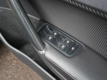 Volkswagen Golf 2.0 TSI BlueMotion Tech R DSG 4Motion Euro 6 (s/s) (300 ps) 5dr 