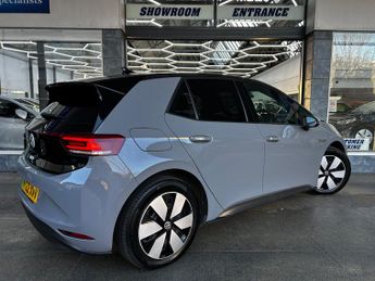 Volkswagen ID.3 Pro 58kWh Life Hatchback Electric Auto (145 ps) 5dr