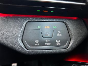 Volkswagen ID.4 Pro Performance 77kWh Life SUV Electric Auto (204 ps) 5dr