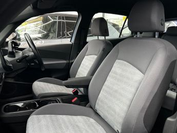 Volkswagen ID.3 Pro Performance 58kWh Life Hatchback Electric Auto (204 ps) 5dr