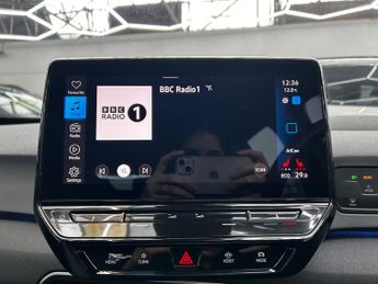 Volkswagen ID.3 Pro Performance 58kWh Life Hatchback Electric Auto (204 ps) 5dr