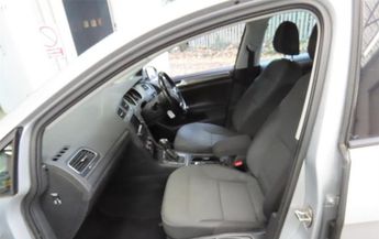 Volkswagen Golf 1.6 TDI BlueMotion Tech SE Hatchback 5dr Diesel DSG Euro 5 (s/s)
