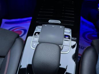 Mercedes-Benz A Class 1.5 A180d AMG Line (Premium) Hatchback 5dr Diesel 7G-DCT Euro 6 