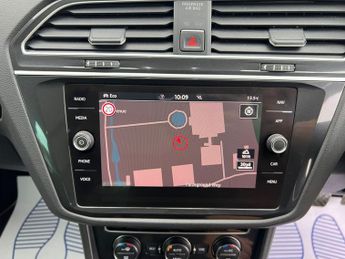 Volkswagen Tiguan 2.0 TSI SEL SUV 5dr Petrol DSG 4Motion Euro 6 (s/s) (180 ps)