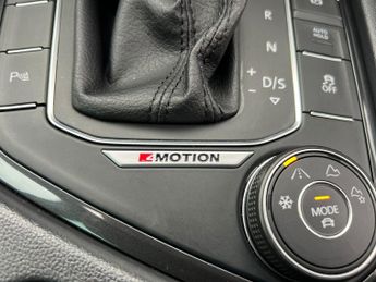 Volkswagen Tiguan 2.0 TSI SEL SUV 5dr Petrol DSG 4Motion Euro 6 (s/s) (180 ps)