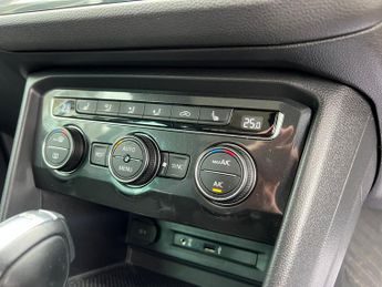 Volkswagen Tiguan 2.0 TSI SEL SUV 5dr Petrol DSG 4Motion Euro 6 (s/s) (180 ps)