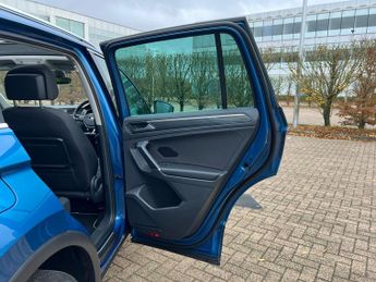 Volkswagen Tiguan 2.0 TSI SEL SUV 5dr Petrol DSG 4Motion Euro 6 (s/s) (180 ps)