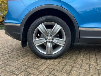 Volkswagen Tiguan 2.0 TSI SEL SUV 5dr Petrol DSG 4Motion Euro 6 (s/s) (180 ps)