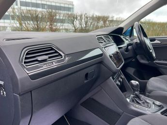 Volkswagen Tiguan 2.0 TSI SEL SUV 5dr Petrol DSG 4Motion Euro 6 (s/s) (180 ps)