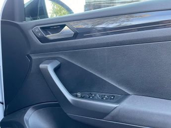 Volkswagen T-Roc 1.5 TSI EVO SEL SUV 5dr Petrol DSG Euro 6 (s/s) (150 ps)