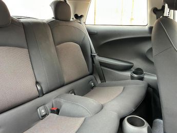 Mini Hatch 1.5 Cooper D Hatchback 3dr Diesel Auto Euro 6 (s/s) (116 ps)