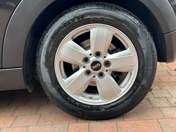 Mini Hatch 1.5 Cooper D Hatchback 3dr Diesel Auto Euro 6 (s/s) (116 ps)